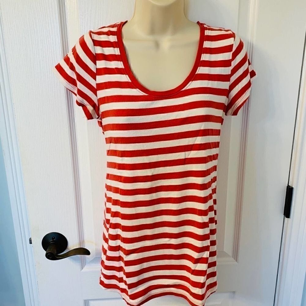 Motherhood Maternity Coral & White Striped Top! ❤️